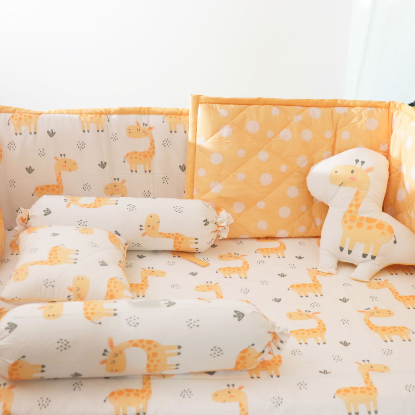 Baby Giraffe - Quilted Cot Bumper - Tinycubs - 