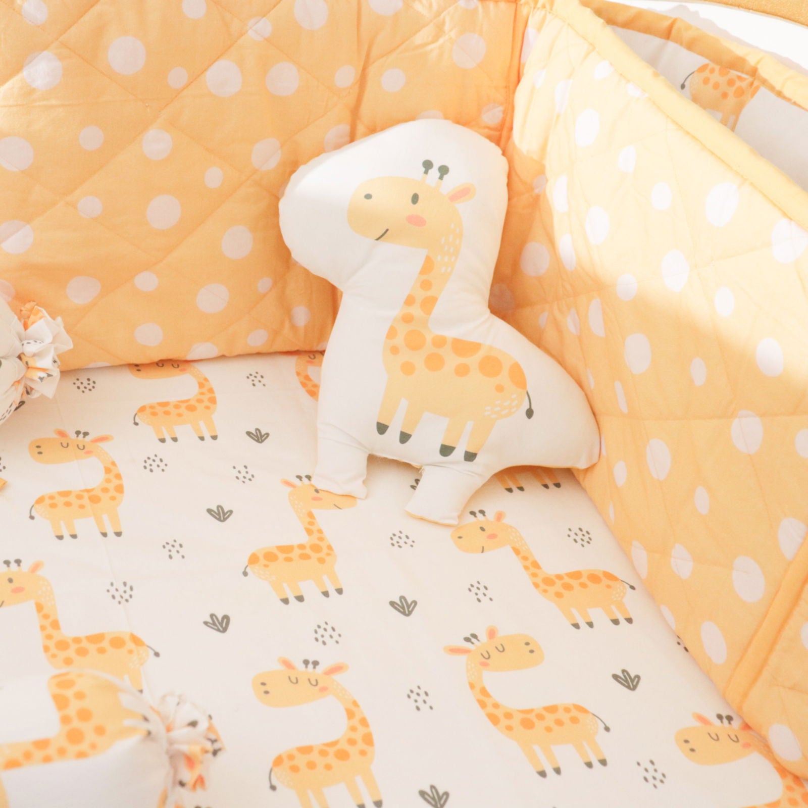 Baby Giraffe - Quilted Cot Bumper - Tinycubs - 