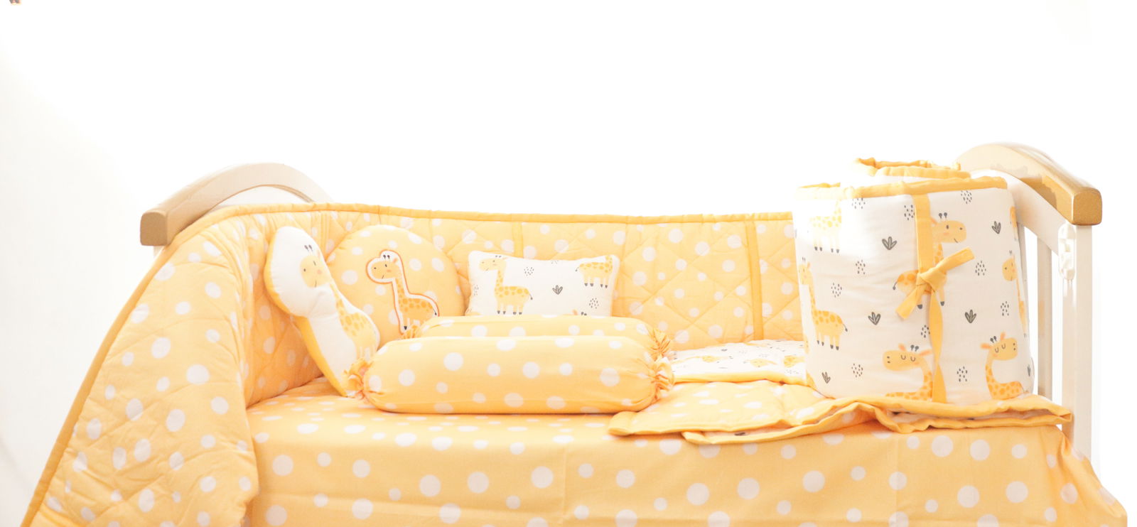 Baby Giraffe - Quilted Cot Bumper - Tinycubs - 