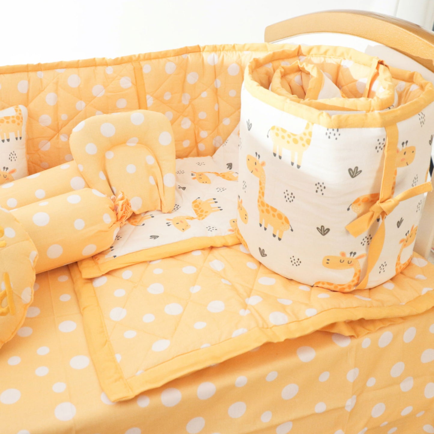 Baby Giraffe - Quilted Cot Bumper - Tinycubs - 