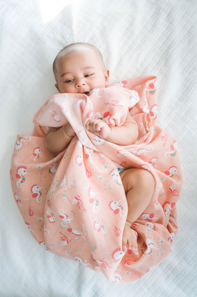 Kaarpas ‘Ocean Dive’ organic muslin cotton swaddle 3 pack: Dolphin, Seahorse and Dreamy Waves - Tinycubs - 