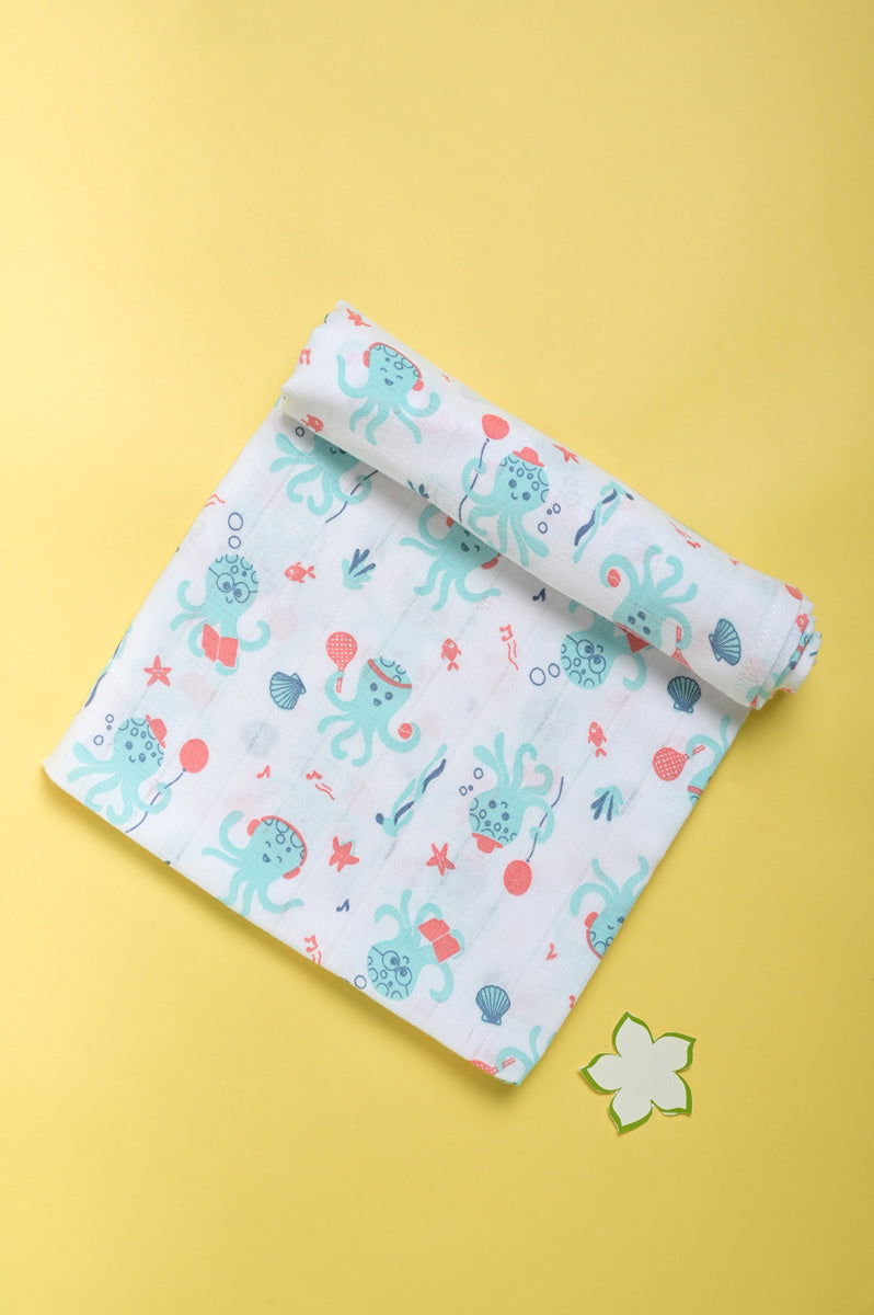 Kaarpas ‘Ocean Dive’ organic muslincotton swaddle: Olga the Octopus - Tinycubs - 