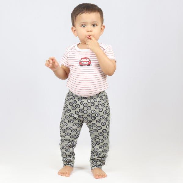 Organic cotton baby bodysuit and pant set with cars design